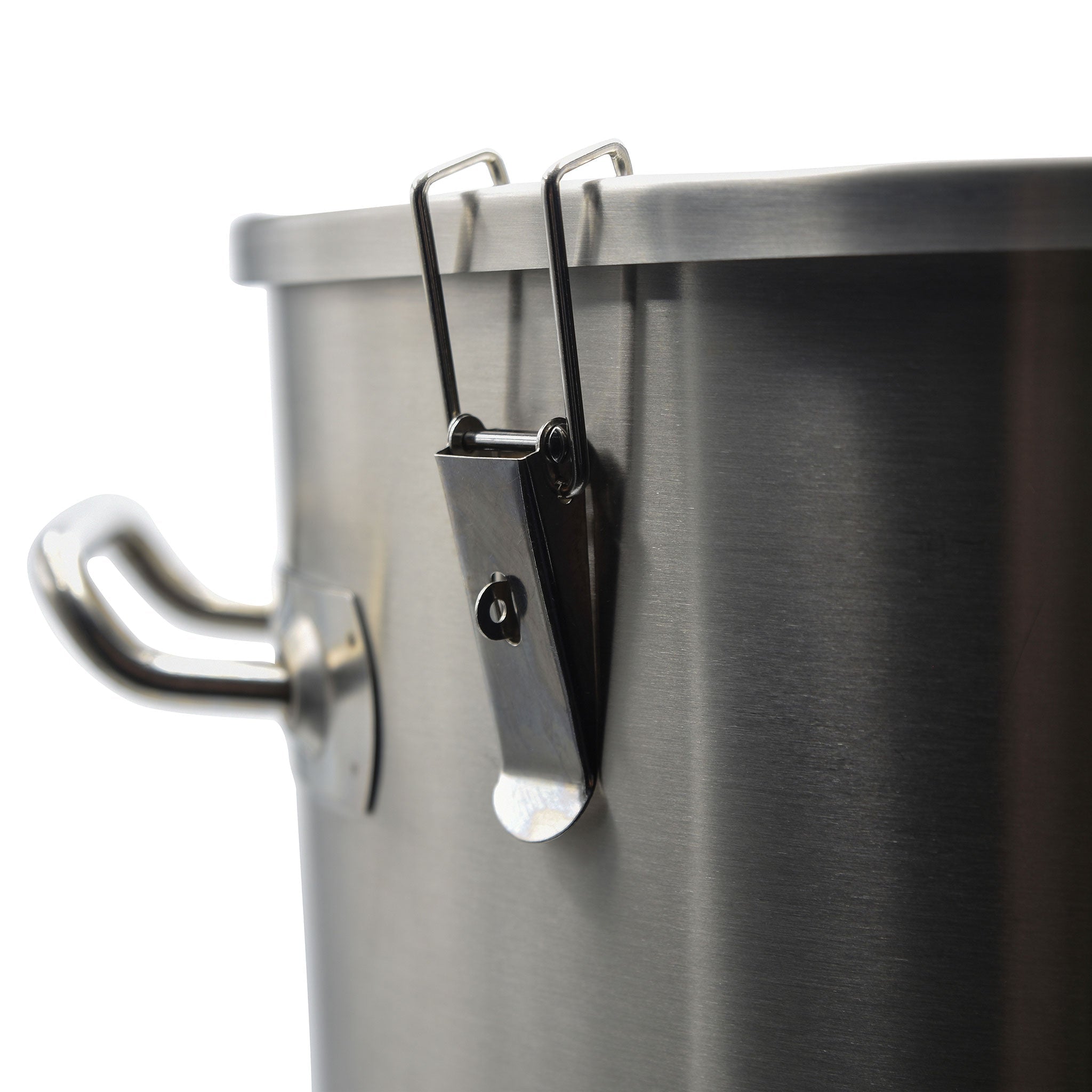Close up of locking clamp engaged